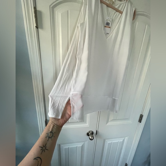 🆕Michael Kors Sheer White Sleeveless Top 2x - Picture 2 of 6